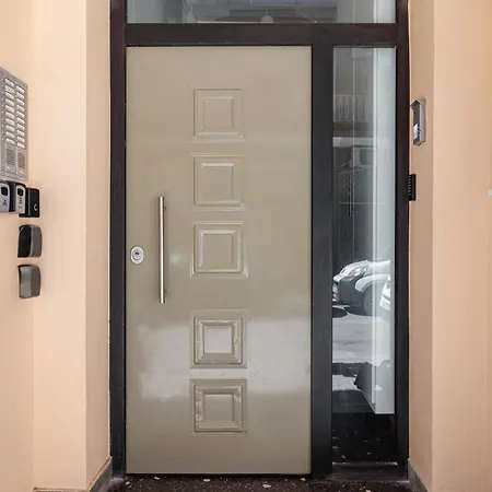 Dialetti's Nook Daire *